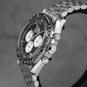 harga omega speedmaster moonwatch reverse panda