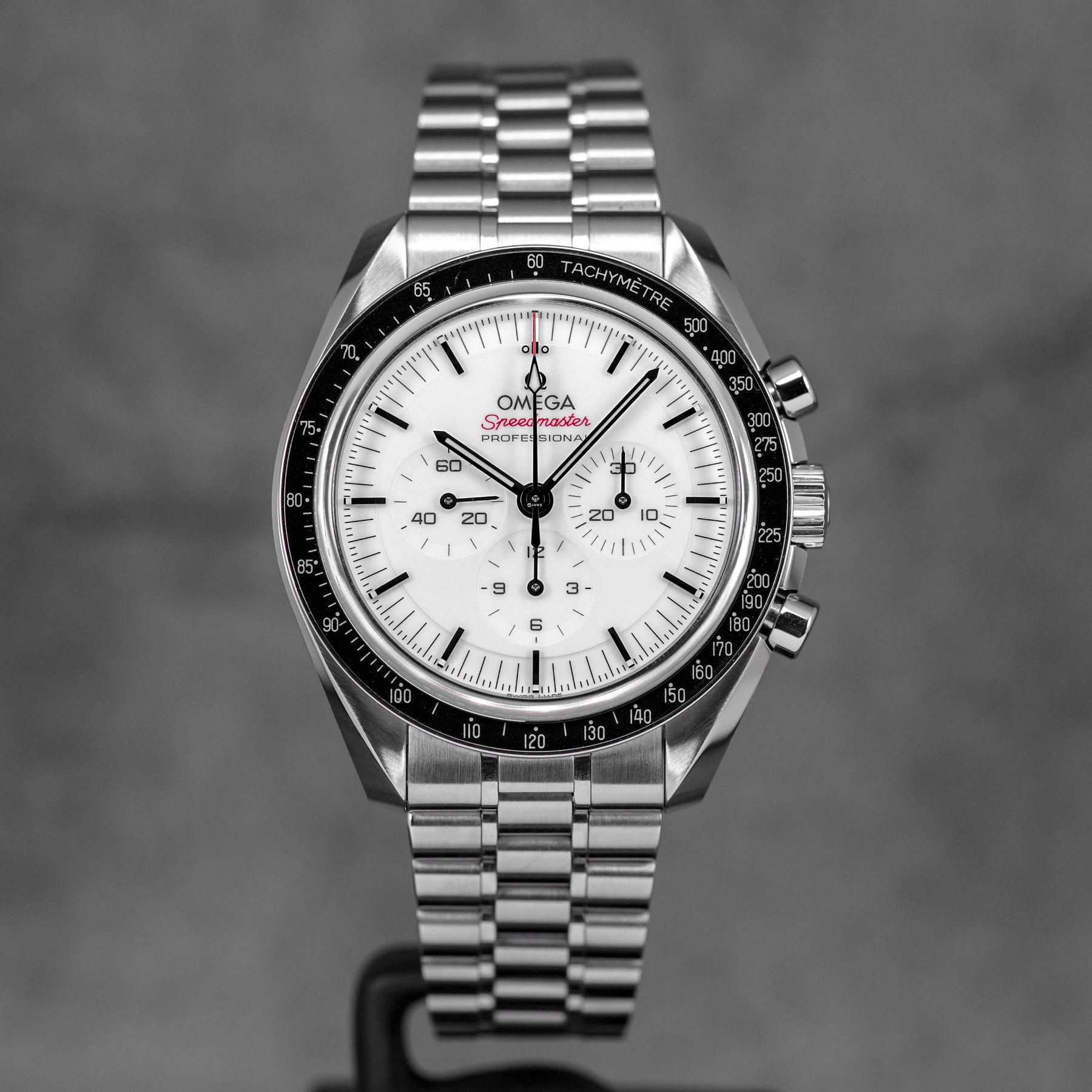 harga omega speedmaster moonwatch sapphire