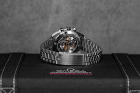 harga omega speedmaster moonwatch sapphire