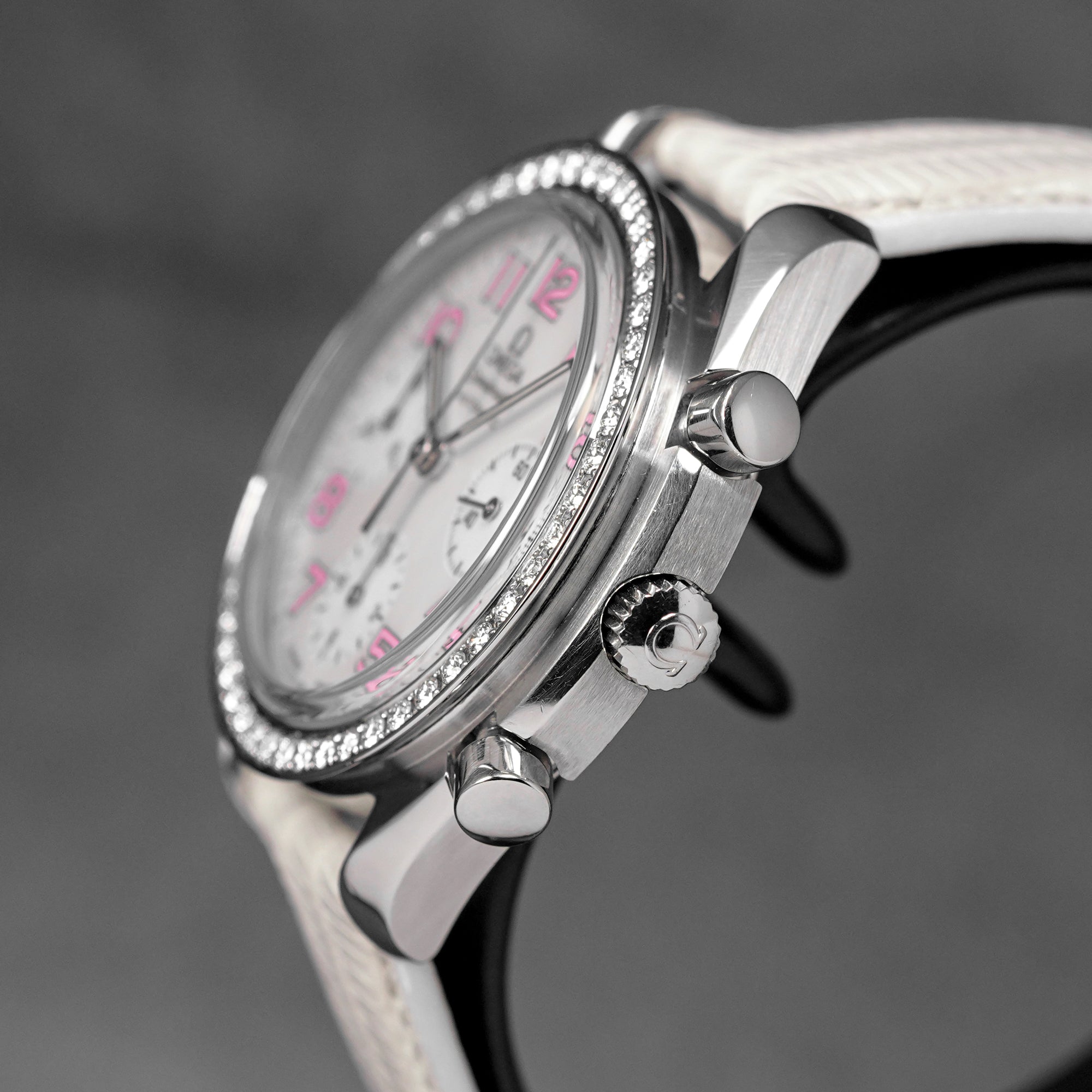 SPEEDMASTER REDUCED WHITE MOP DIAL DIAMOND BEZEL (WATCH ONLY)