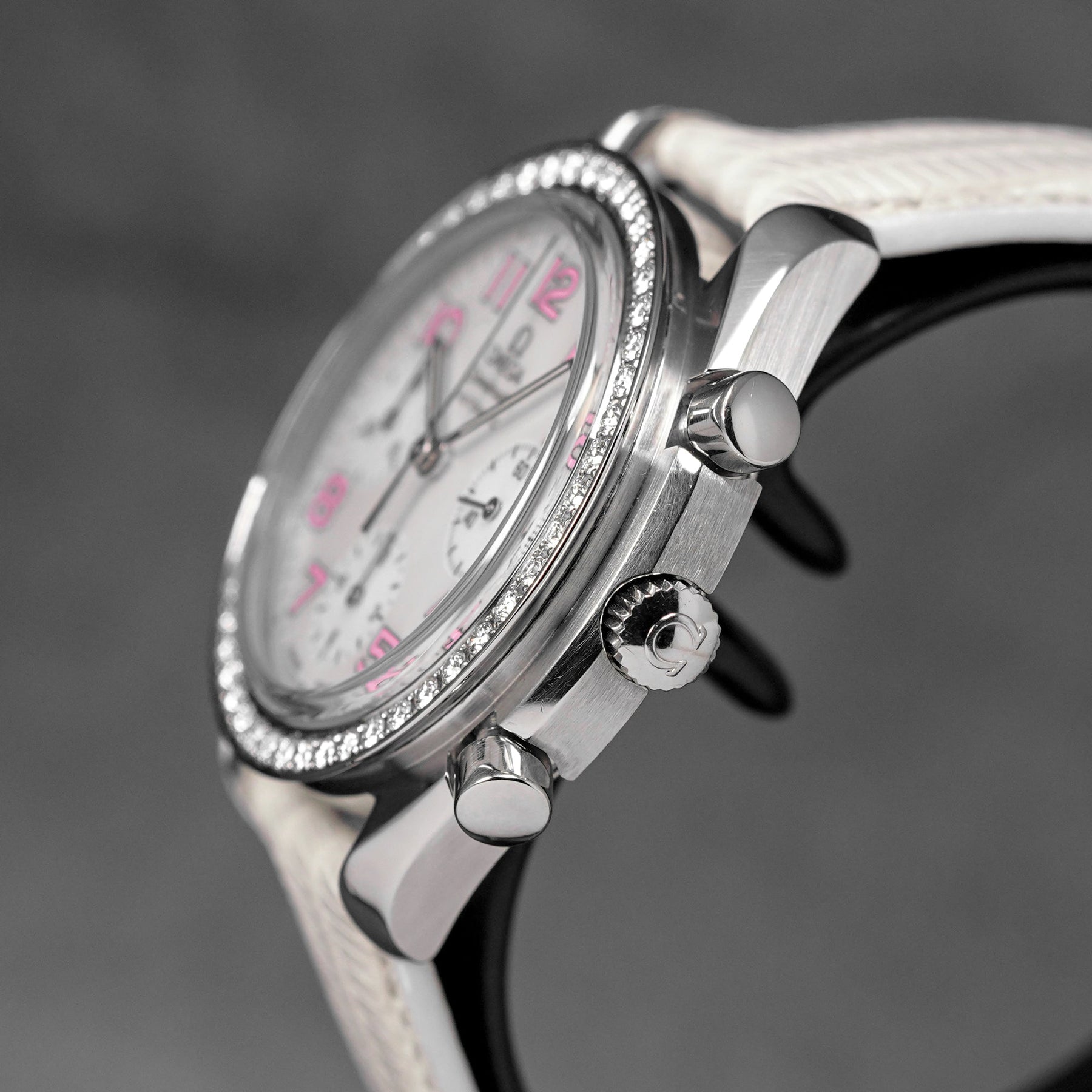 SPEEDMASTER REDUCED WHITE MOP DIAL DIAMOND BEZEL (WATCH ONLY)