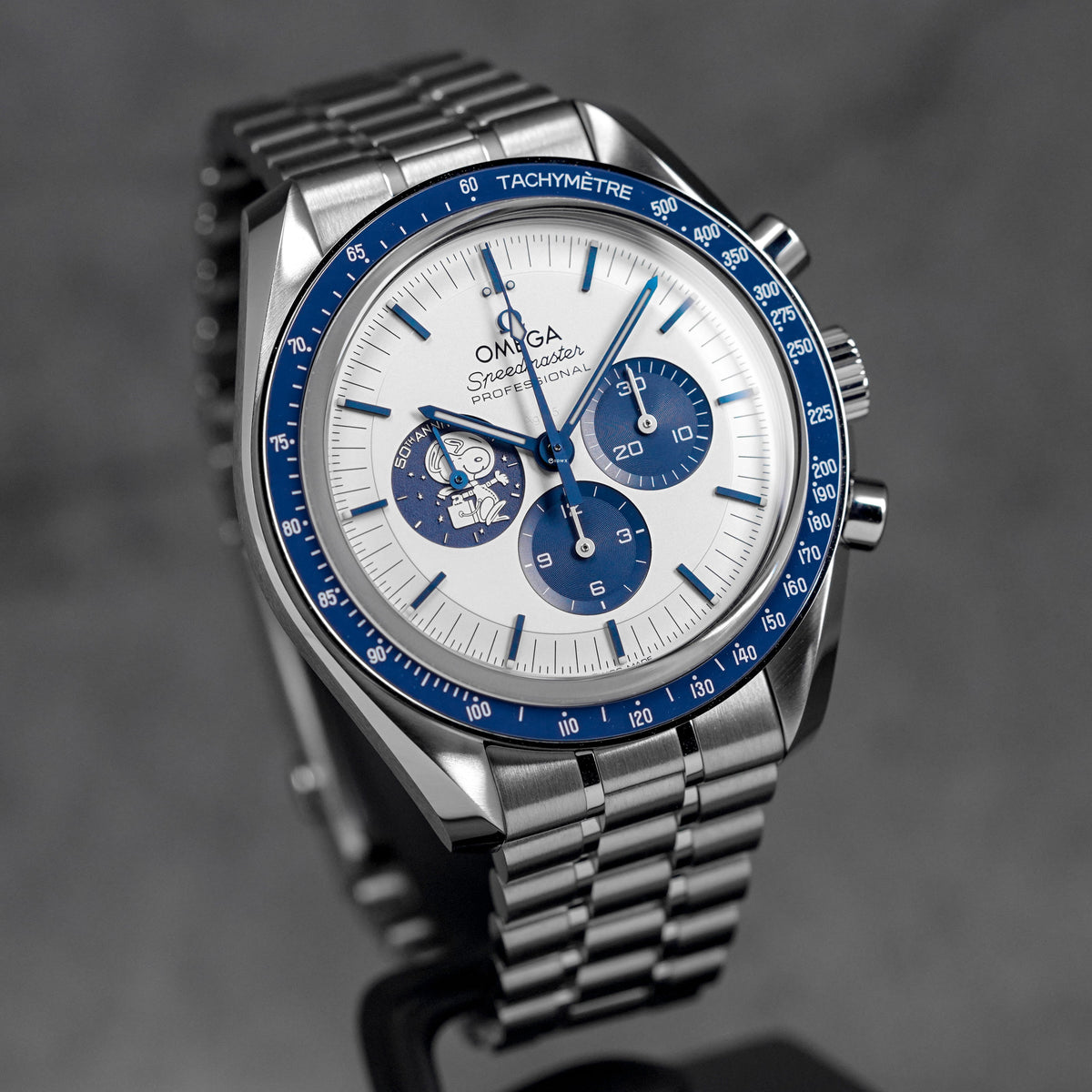 harga omega speedmaster silver snoopy award
