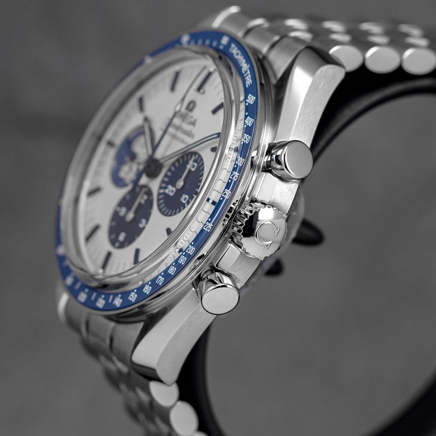 harga omega speedmaster silver snoopy award