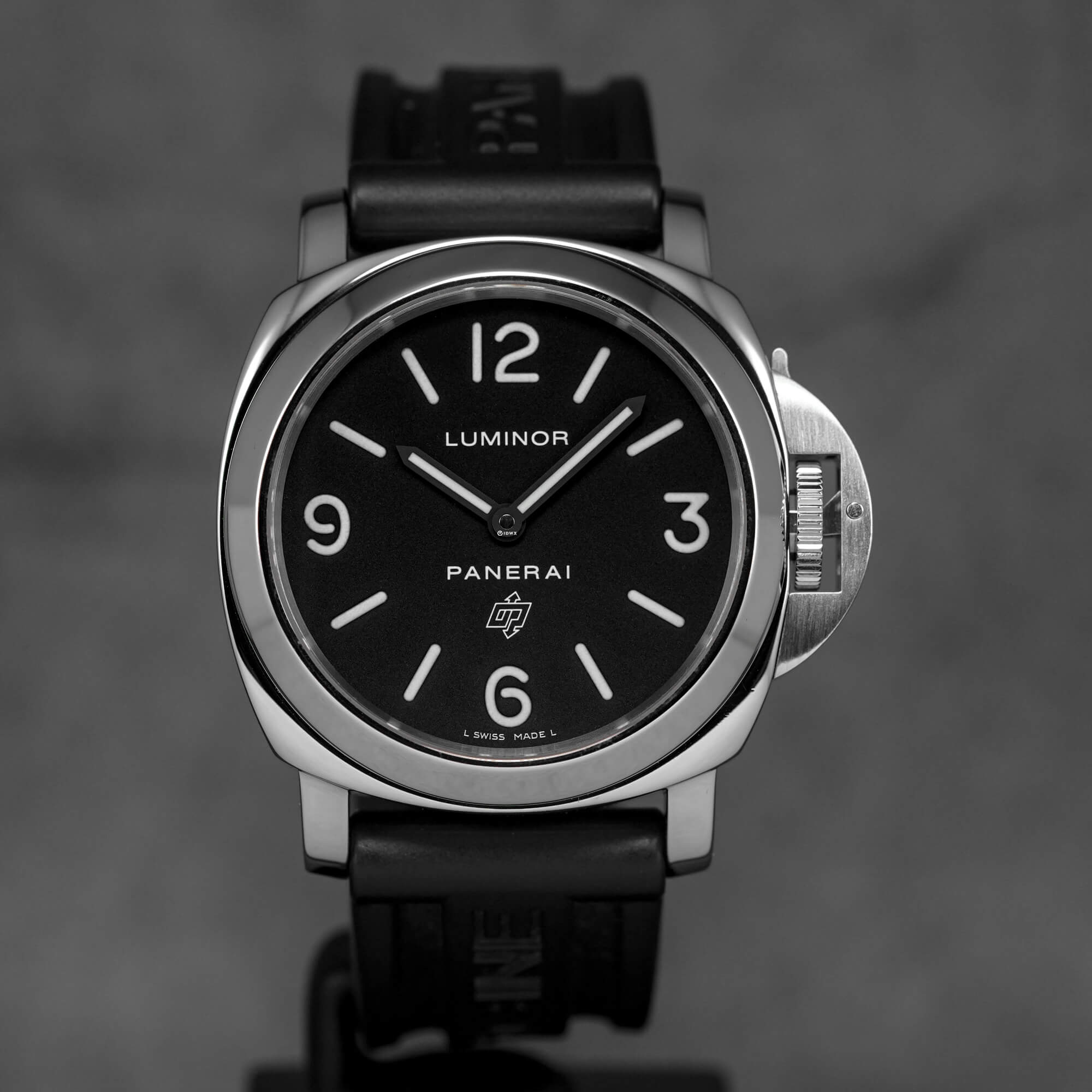 LUMINOR BASE LOGO 44MM BLACK DIAL PAM 000 (2008)