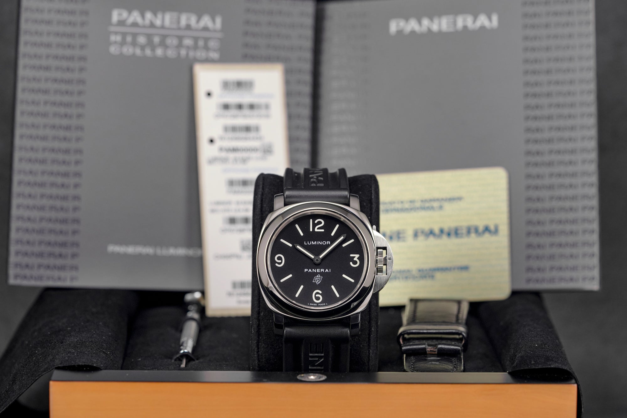 LUMINOR BASE LOGO 44MM BLACK DIAL PAM 000 (2008)