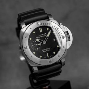 LUMINOR SUBMERSIBLE 1950 3 DAYS 47MM TITANIUM BLACK DIAL PAM 305 (2010)