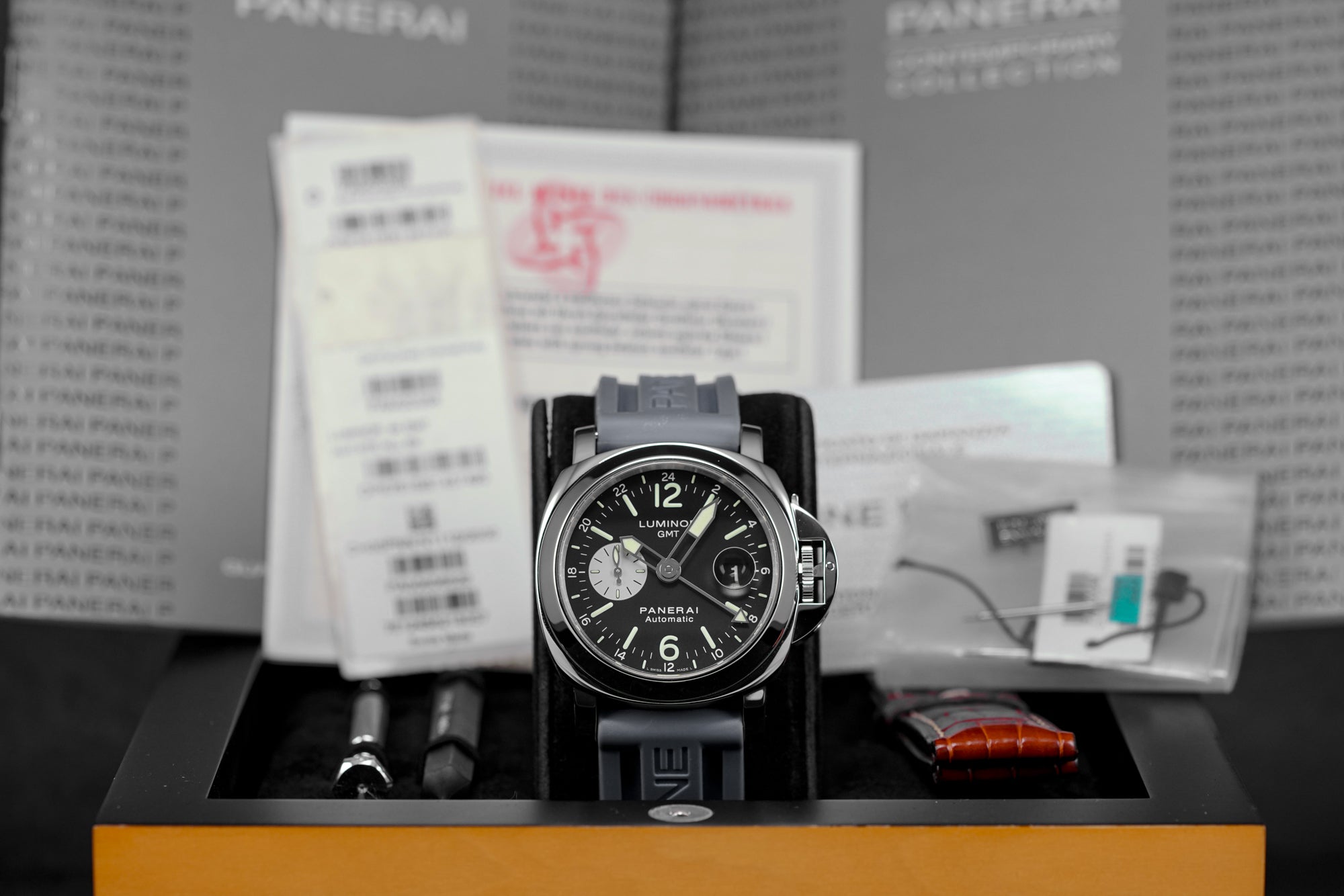 LUMINOR GMT 44MM BLACK DIAL PAM 88 (2011)