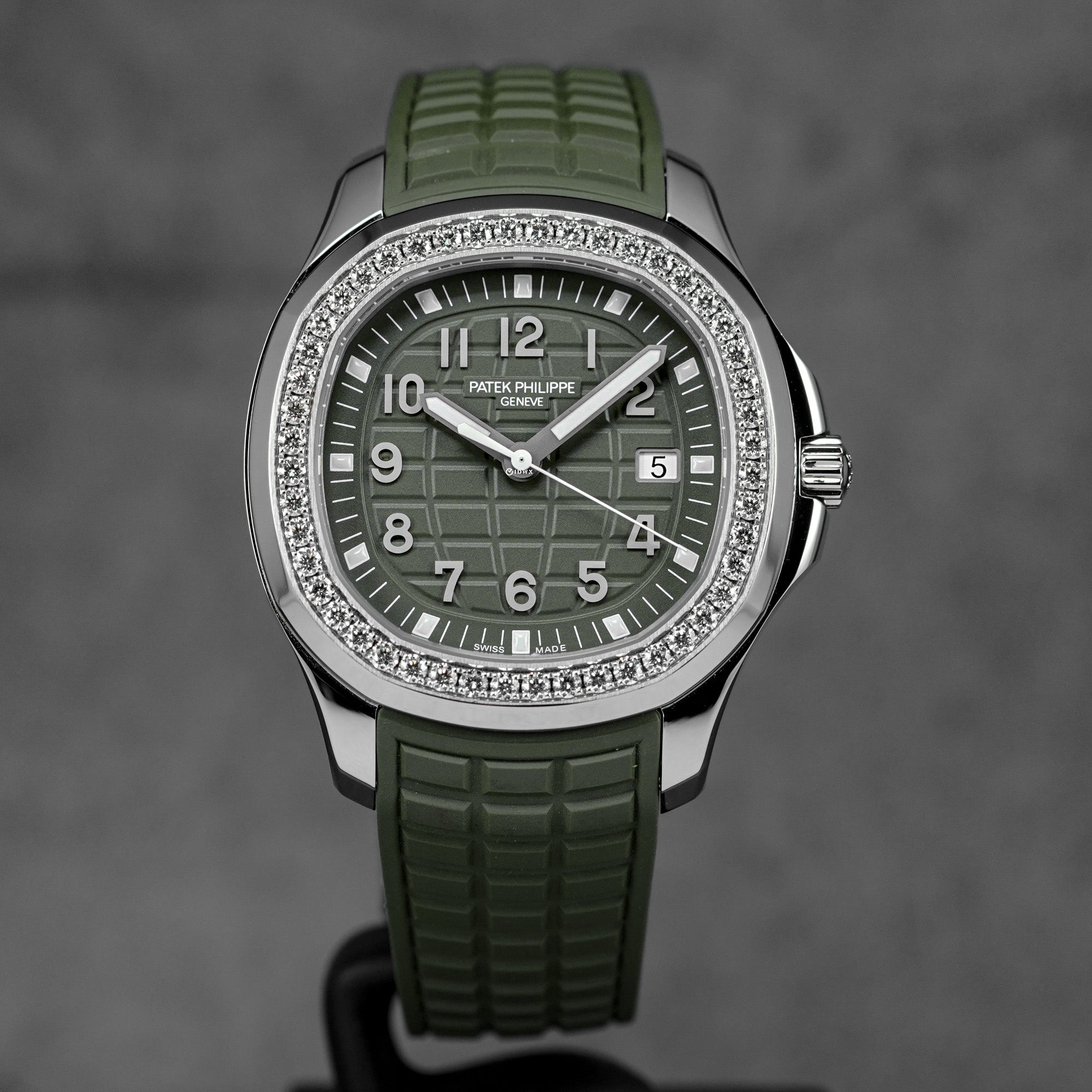 harga patek philippe aquanaut luce 5267/200a green