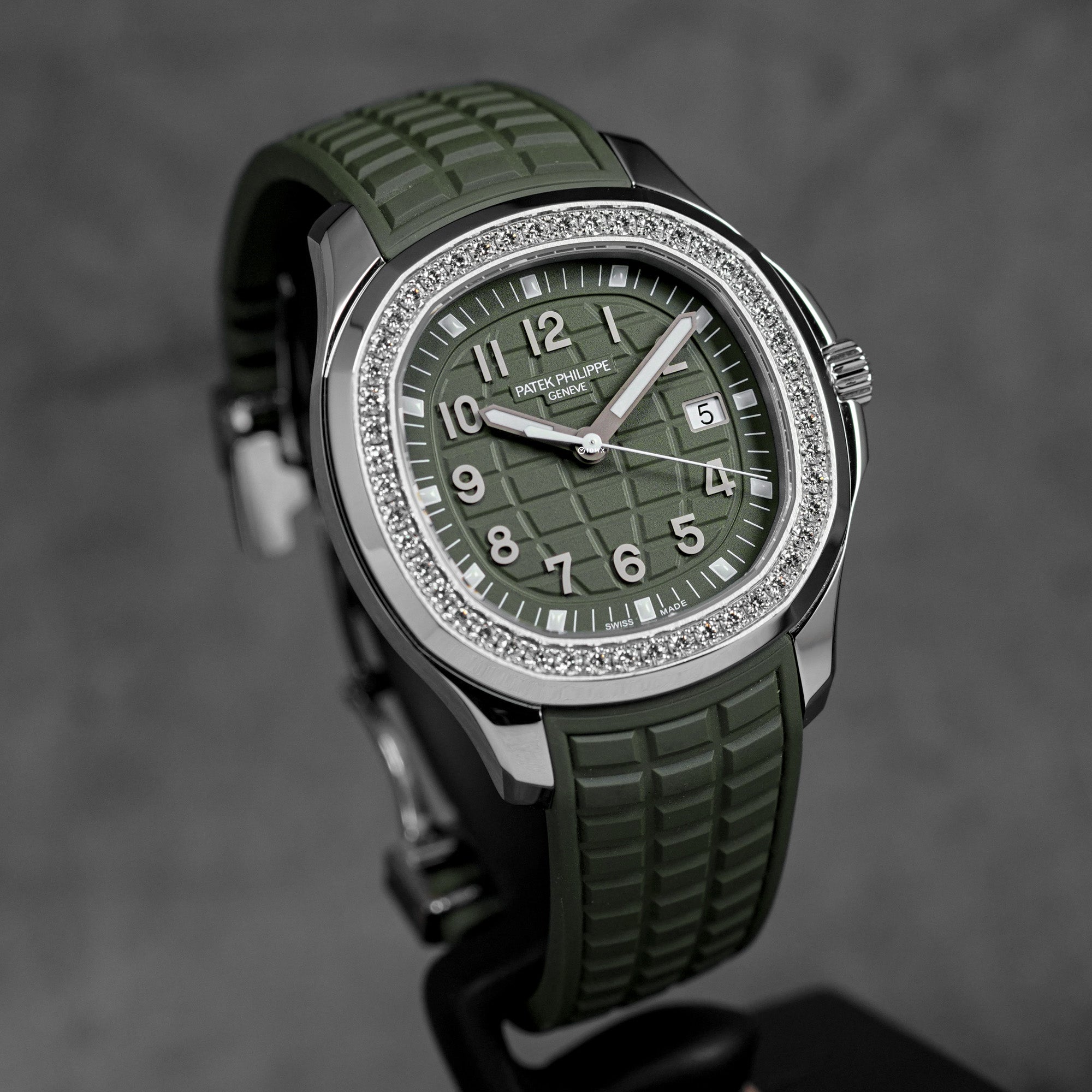 harga patek philippe aquanaut luce 5267/200a green