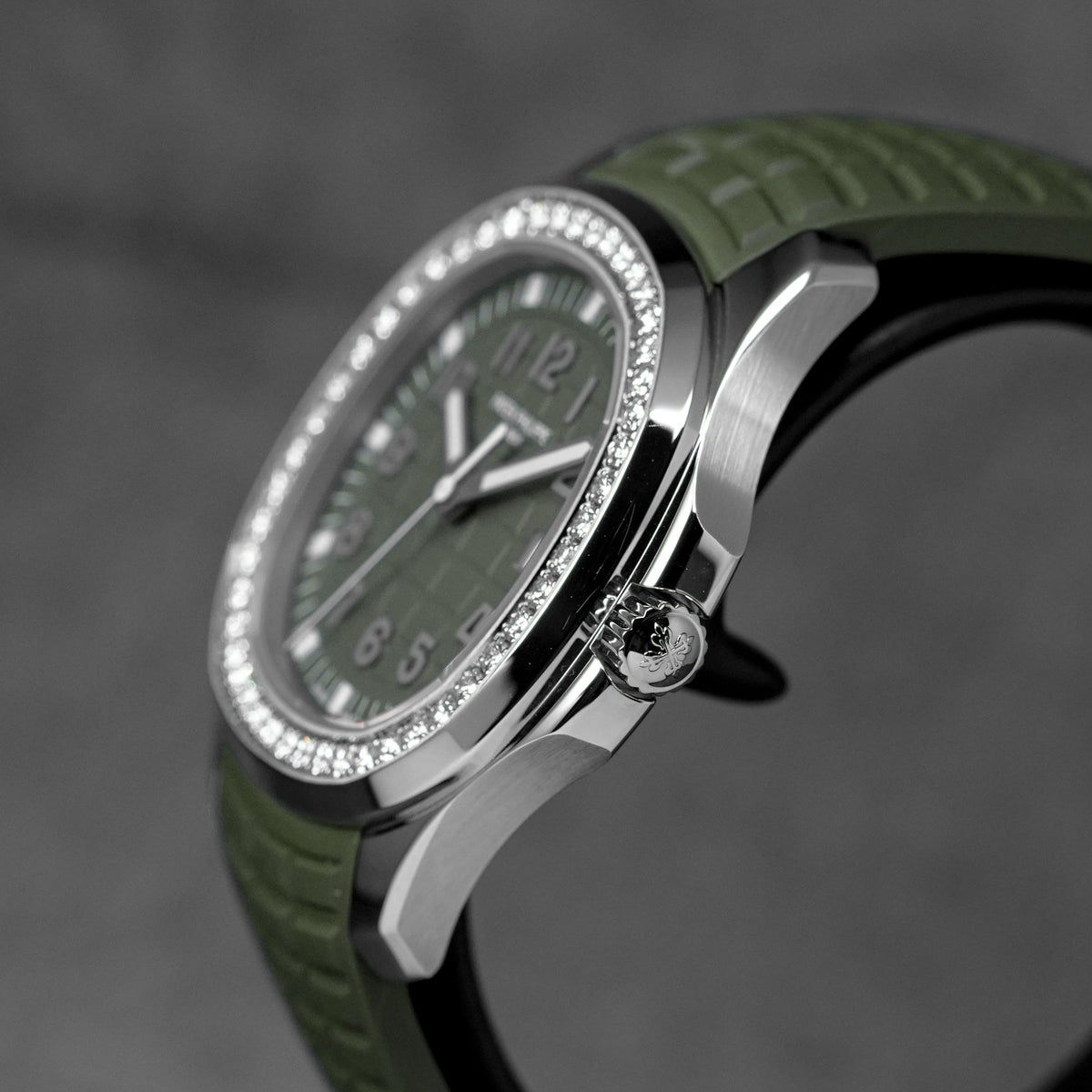 harga patek philippe aquanaut luce 5267/200a green