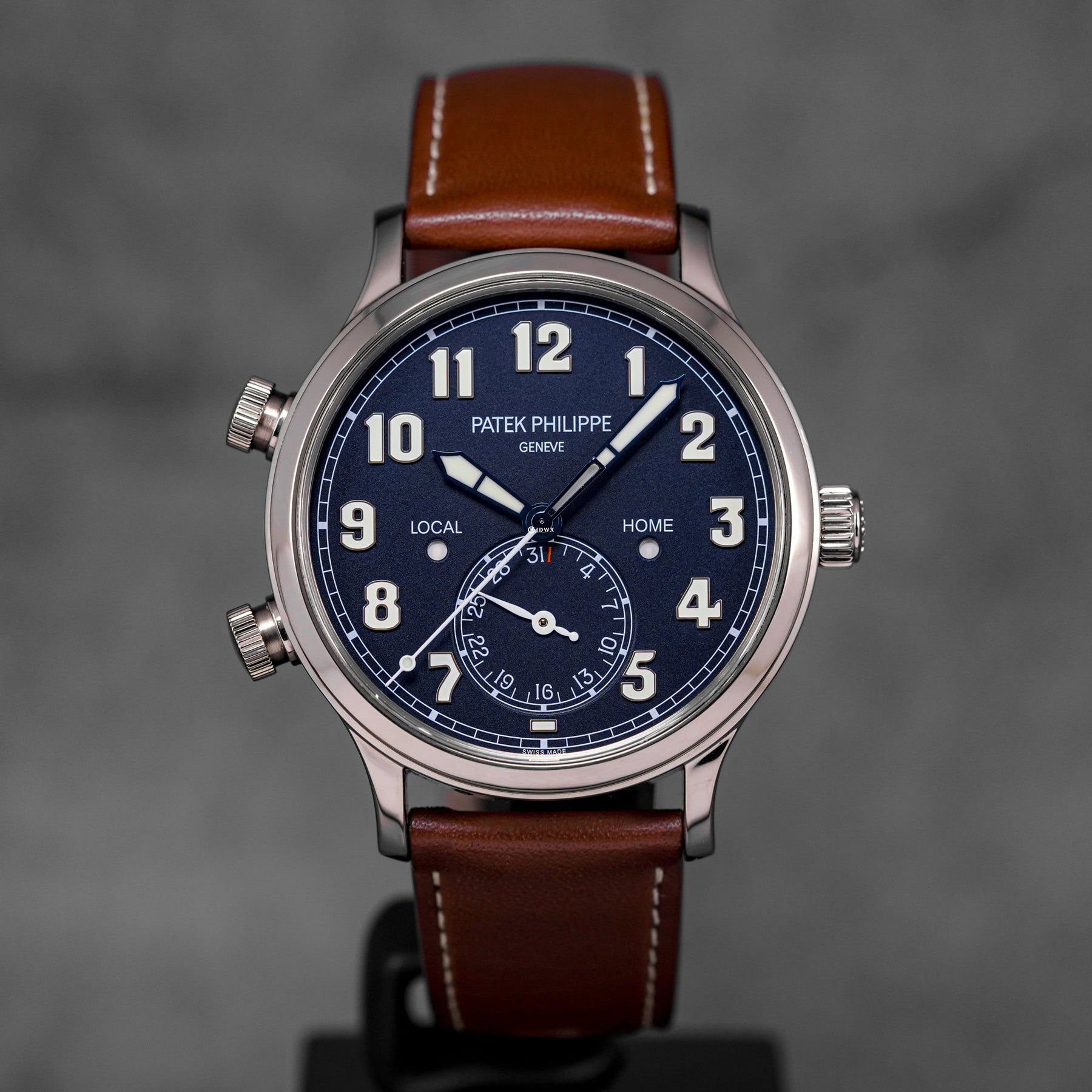 CALATRAVA PILOT TRAVEL TIME 5524G WHITEGOLD BLUE DIAL (2020)