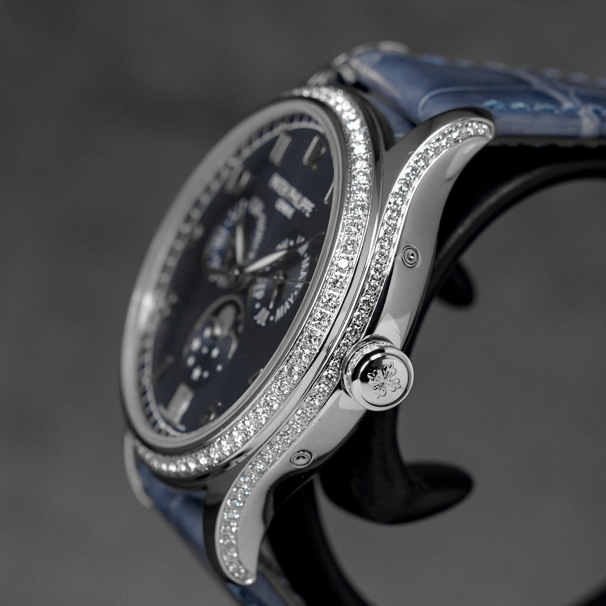 COMPLICATIONS 4947G WHITEGOLD ANNUAL CALENDAR BLUE DIAL DIAMOND BEZEL (2017)