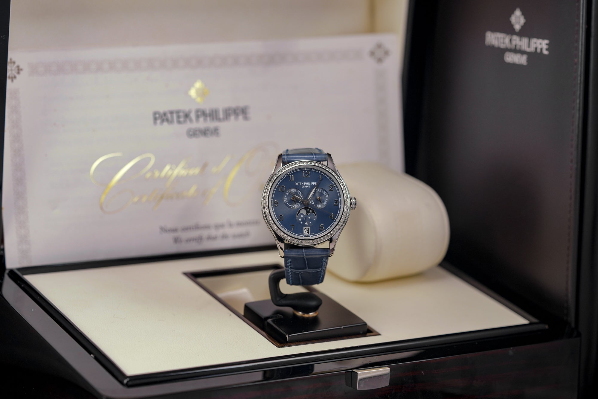 COMPLICATIONS 4947G WHITEGOLD ANNUAL CALENDAR BLUE DIAL DIAMOND BEZEL (2017)