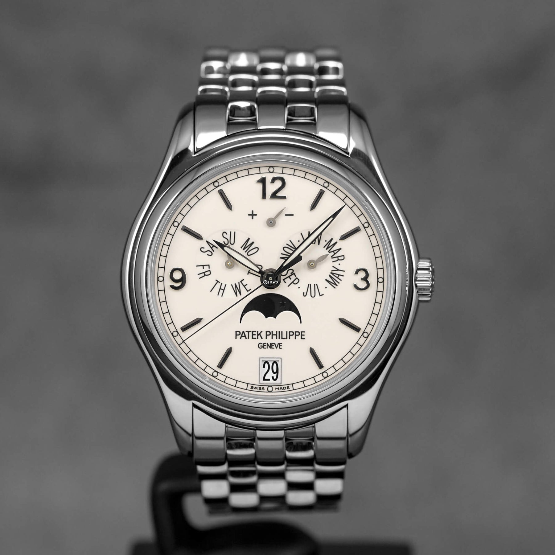 COMPLICATIONS 5145/1G WHITEGOLD ANNUAL CALENDAR IVORY DIAL (WATCH & ARCHIVE PAPER)