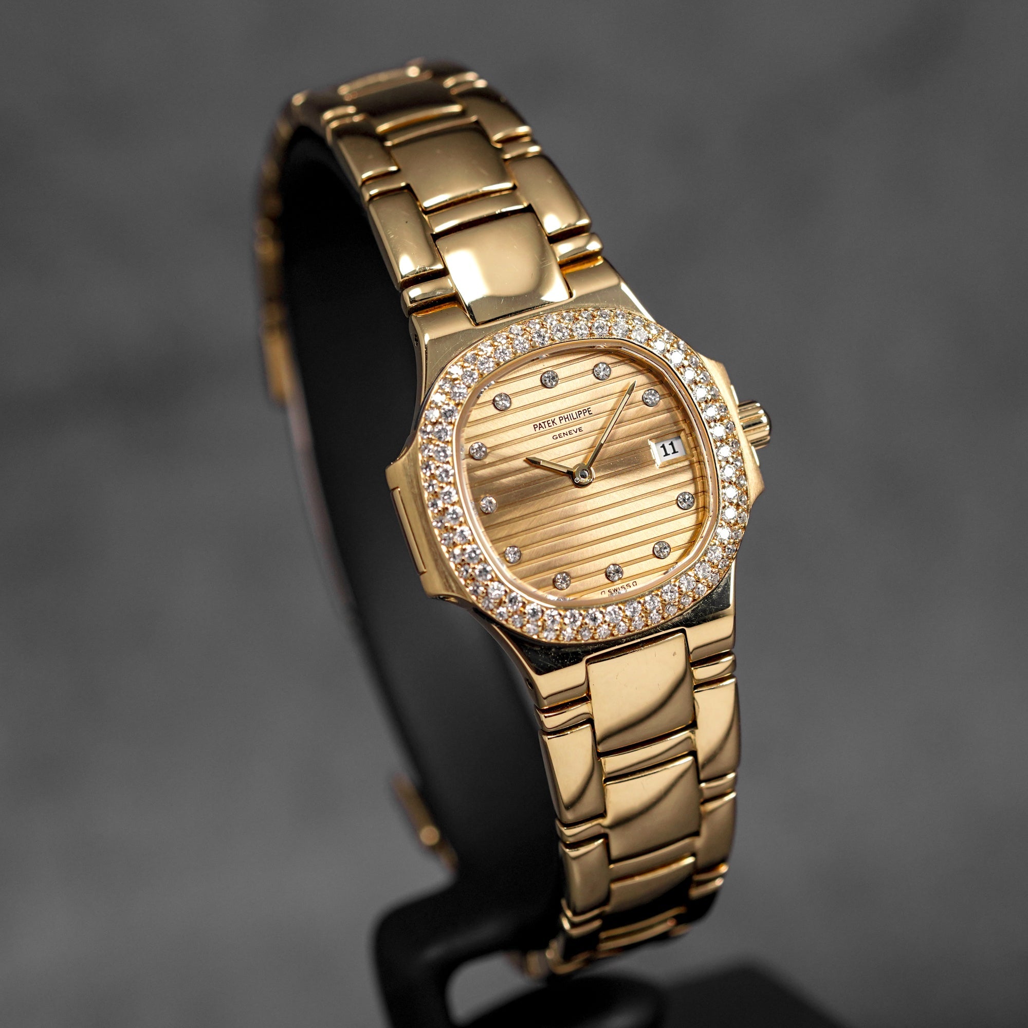 harga patek philippe natusilus 4700