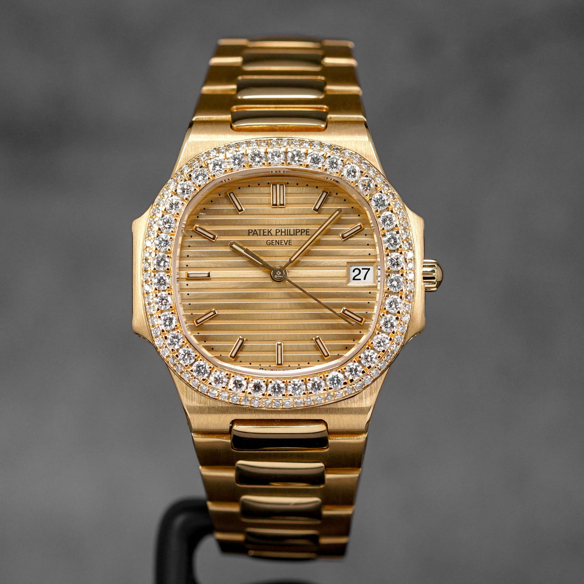 harga patek philippe nautilus 3900