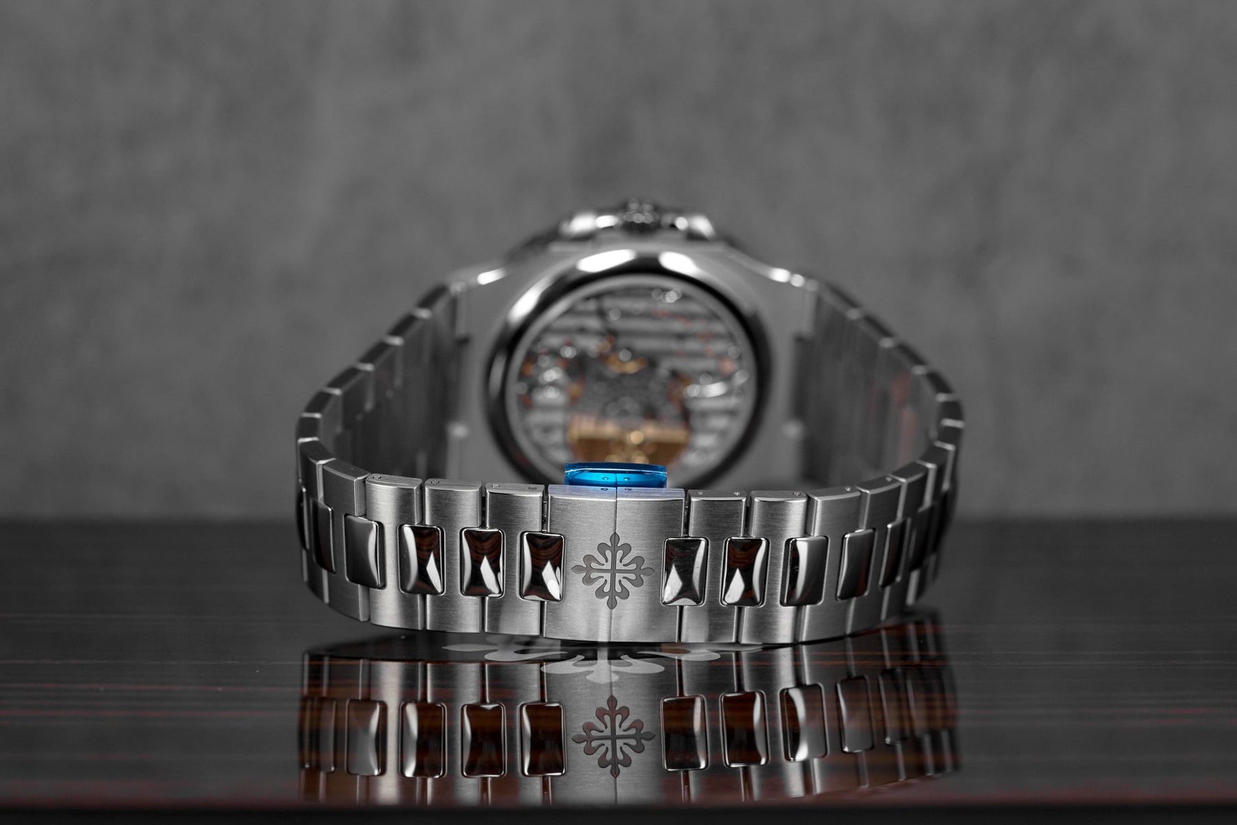harga patek philippe nautilus 5712/1a terbaru