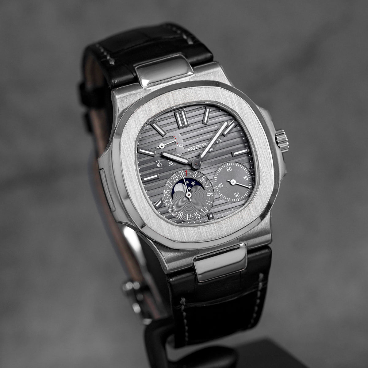harga patek philippe nautilus 5712g