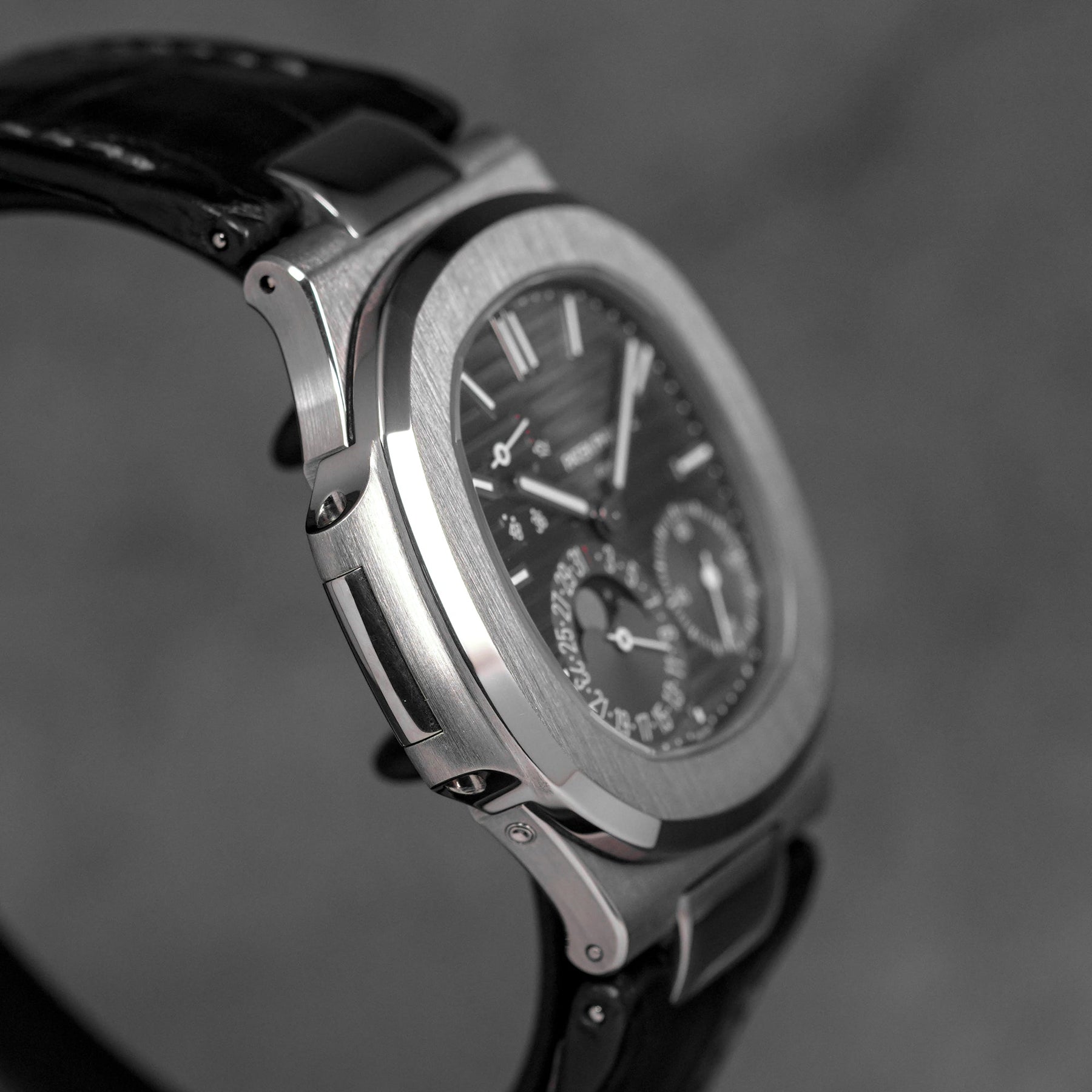 NAUTILUS 5712G WHITEGOLD MOONPHASE GREY DIAL (2021)