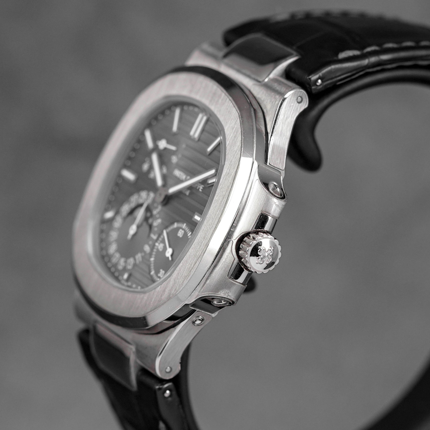 harga patek philippe nautilus 5712g