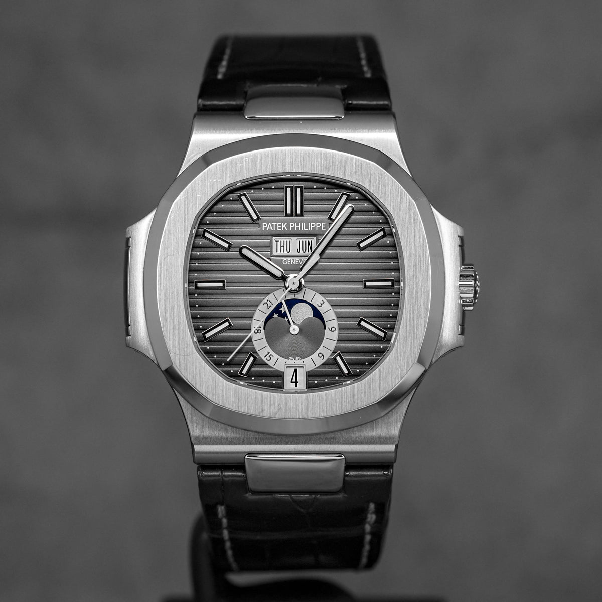 harga patek philippe nautilus 5726a