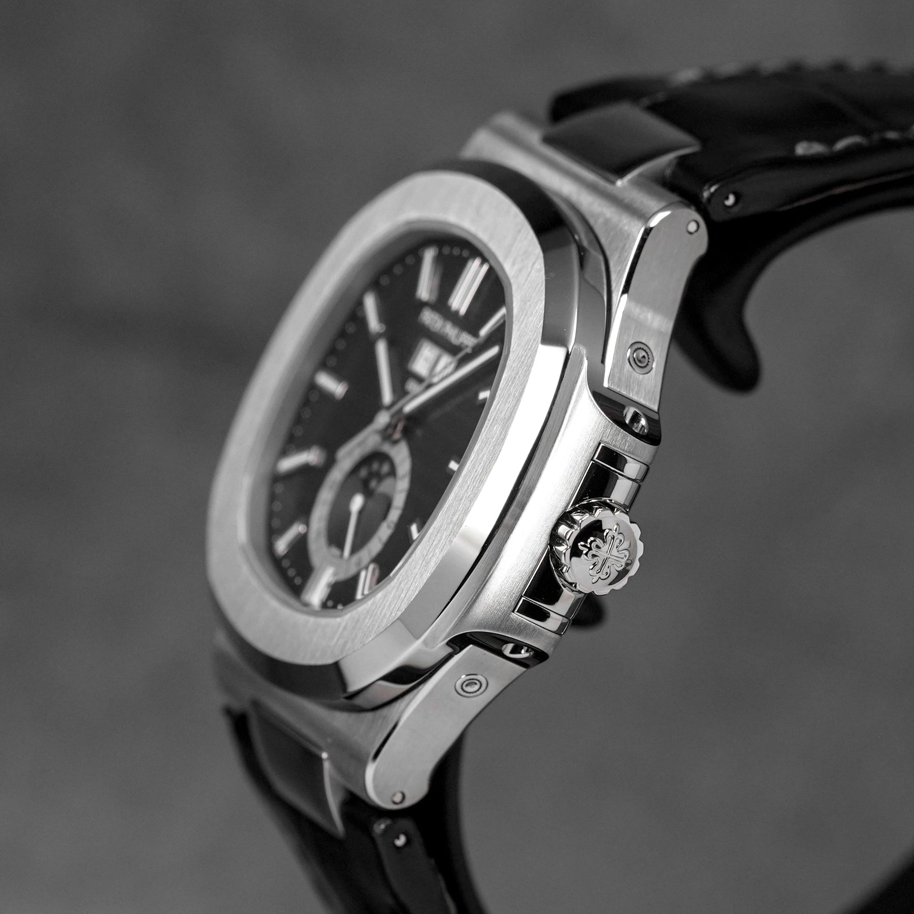 NAUTILUS 5726A ANNUAL CALENDAR MOONPHASE (2026)