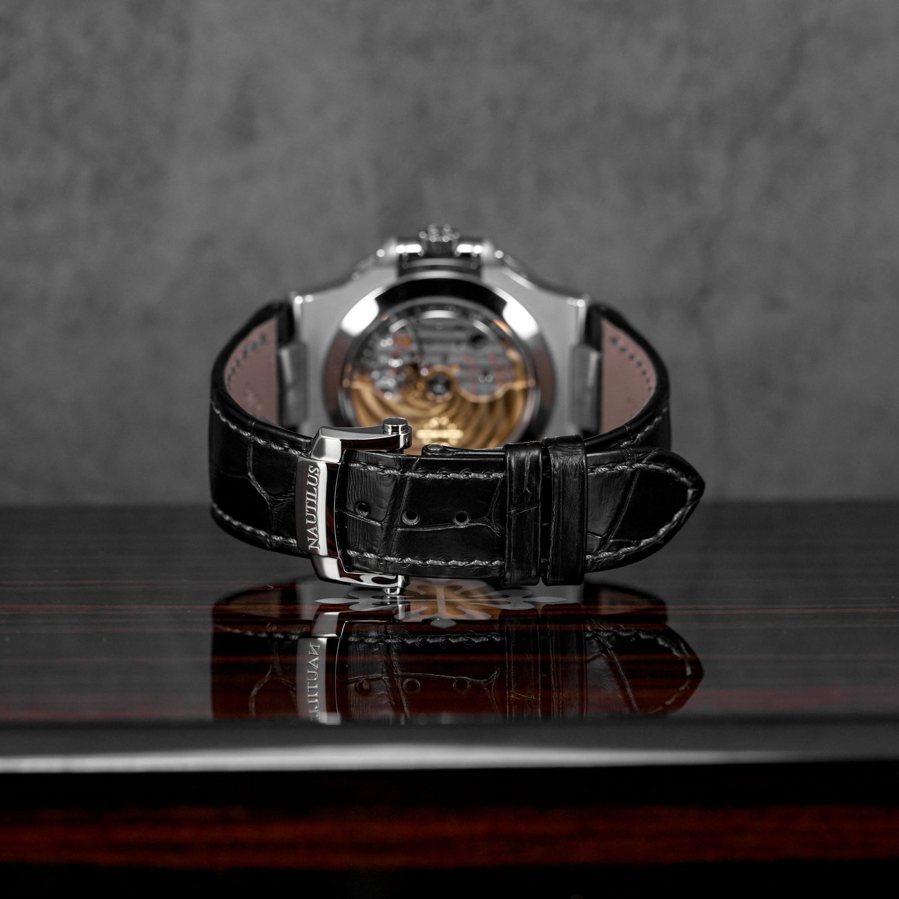 NAUTILUS 5726A ANNUAL CALENDAR MOONPHASE (2026)