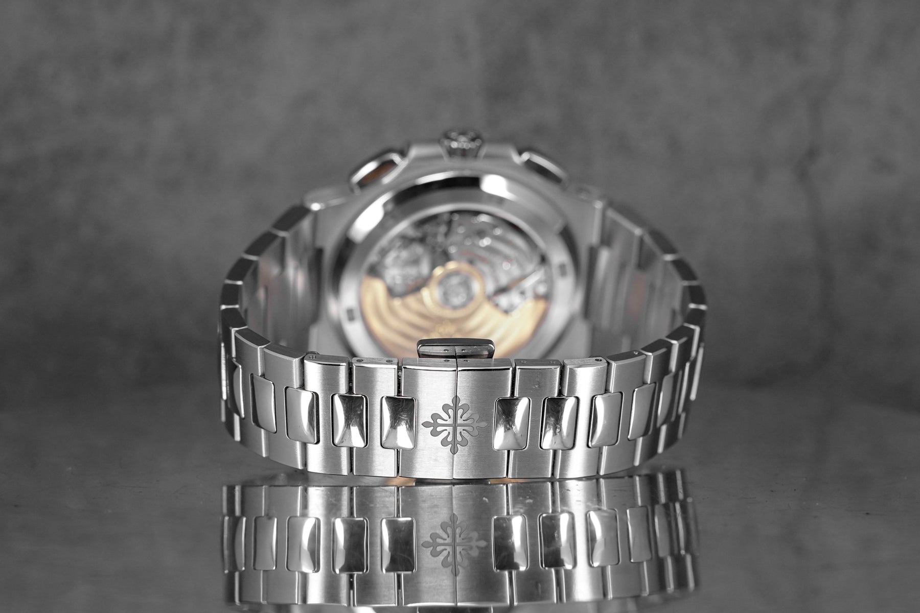 harga patek philippe nautilus 5990/1a