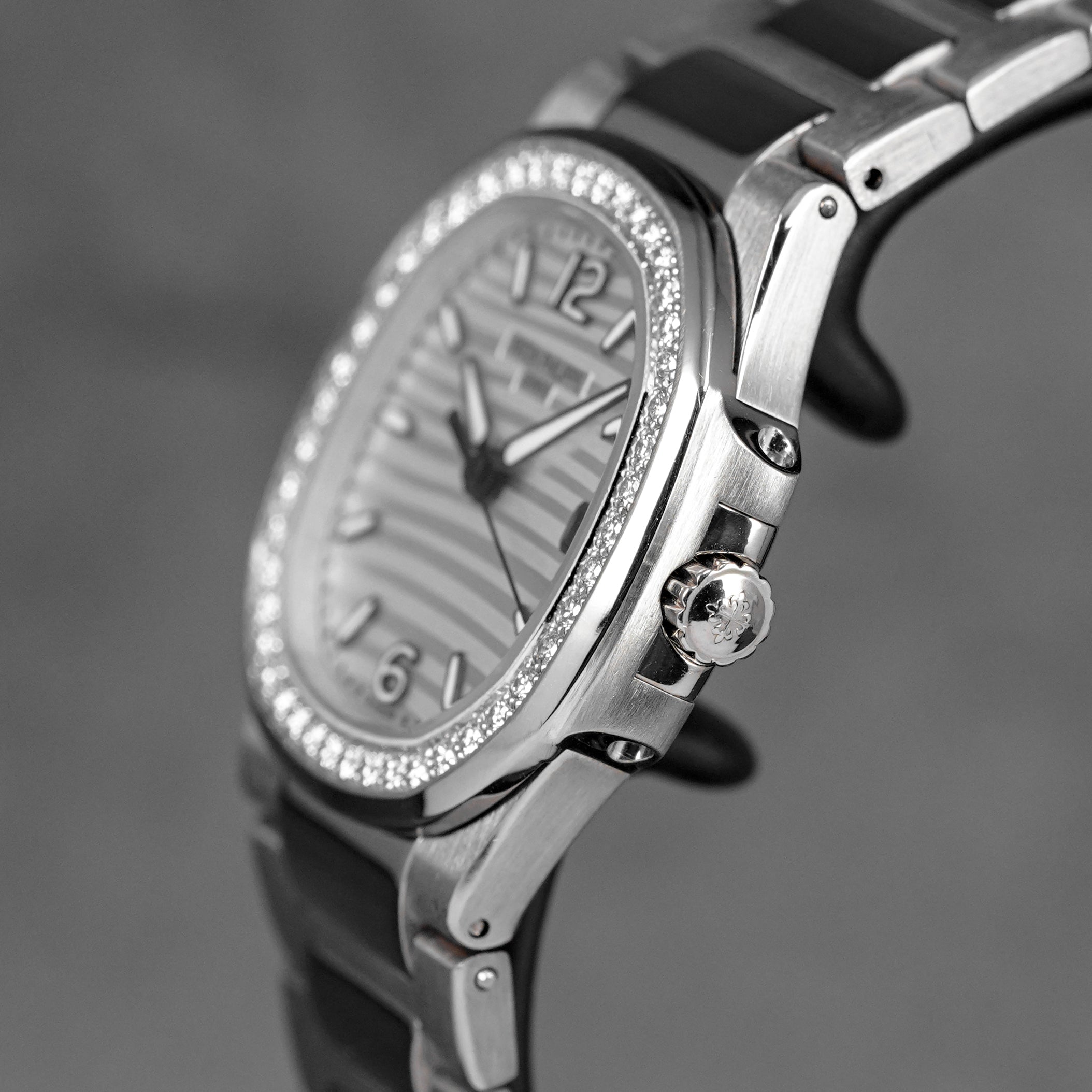 harga patek philippe nautilus 7010/1g