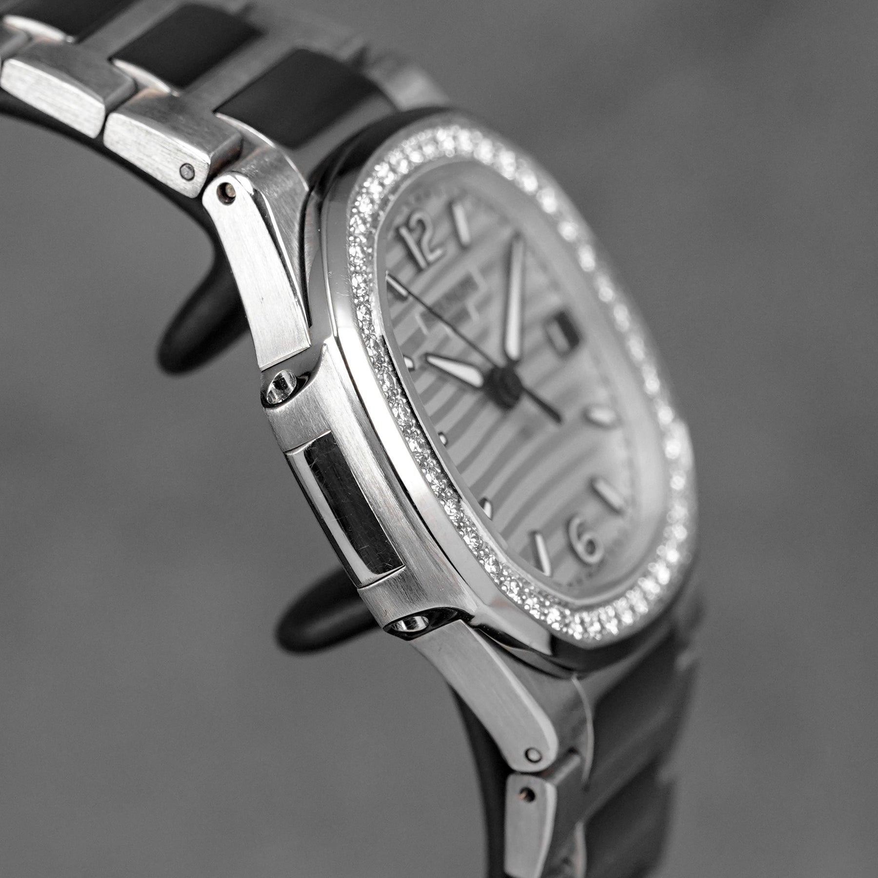 harga patek philippe nautilus 7010/1g