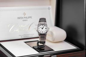harga patek philippe nautilus 7010/1g