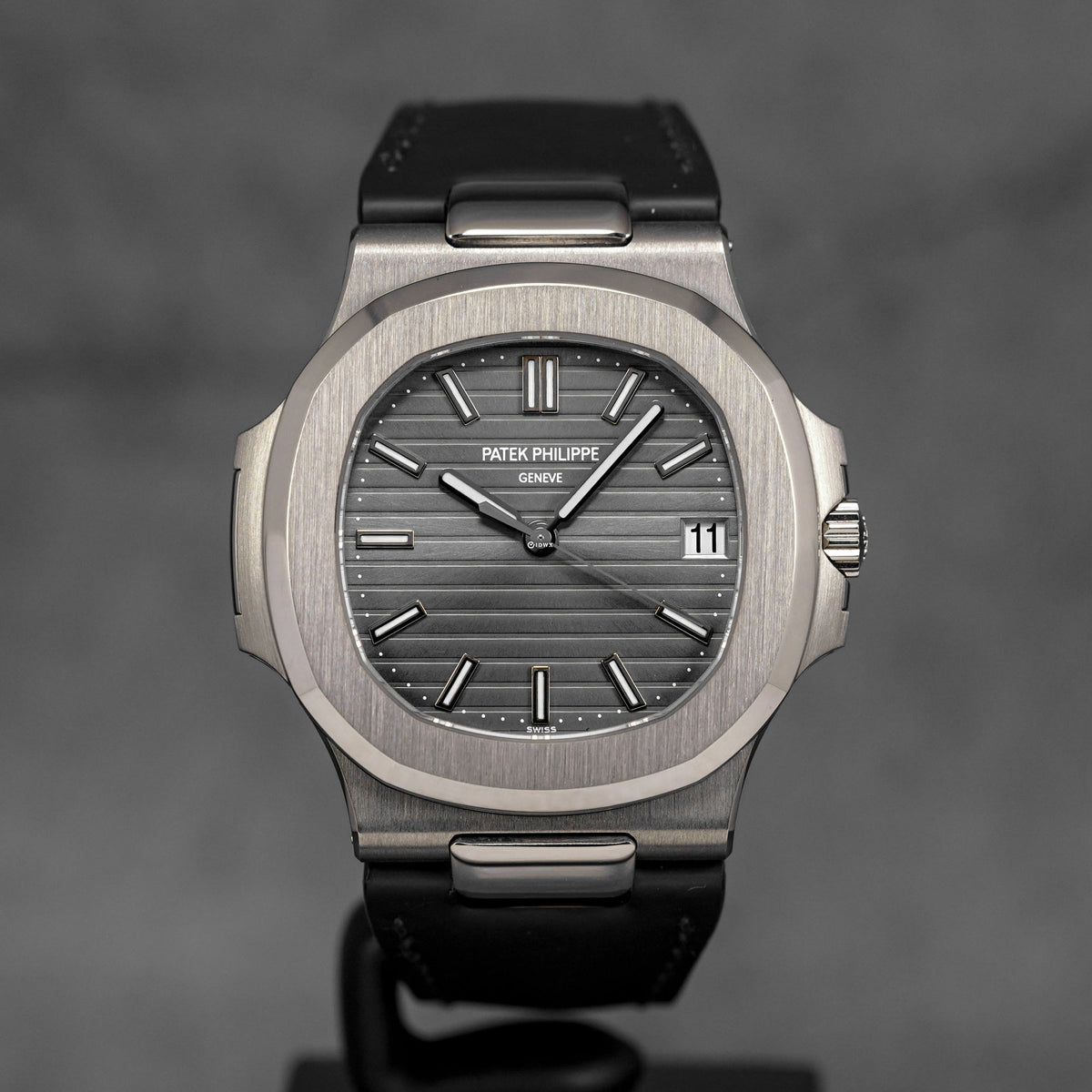 harga patek phlippe nautilus 5711g