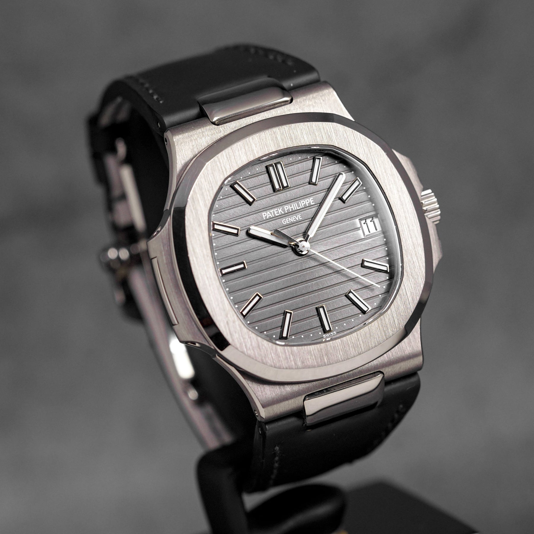harga patek phlippe nautilus 5711g