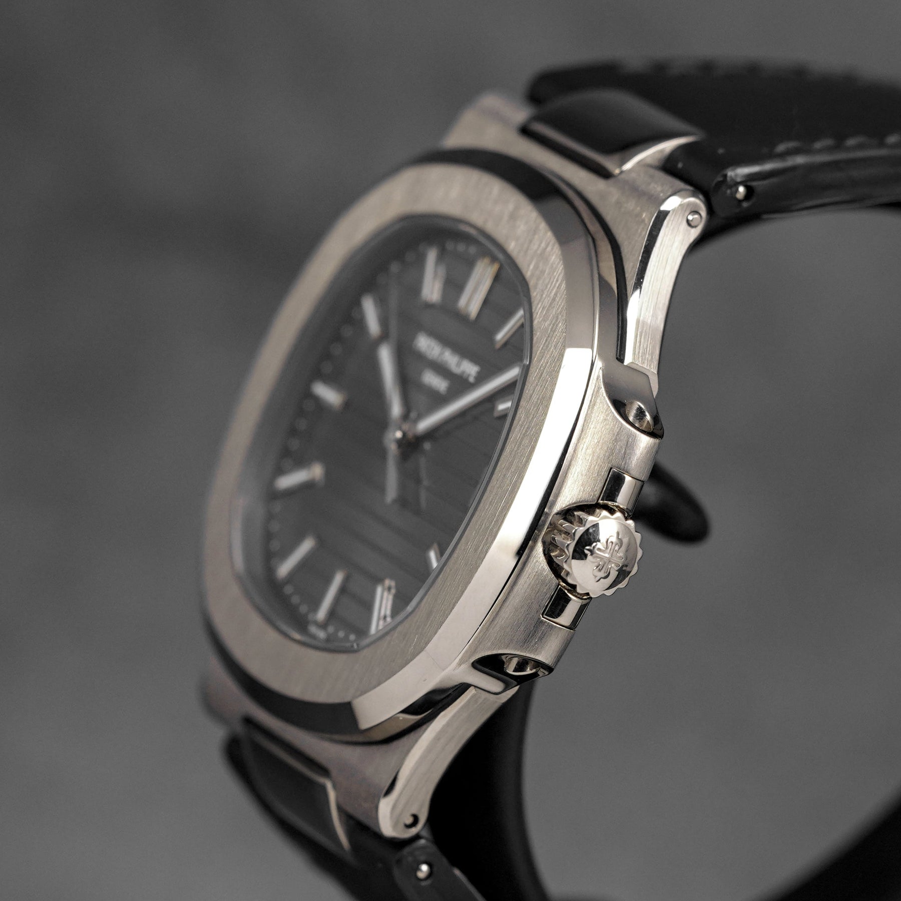 harga patek phlippe nautilus 5711g