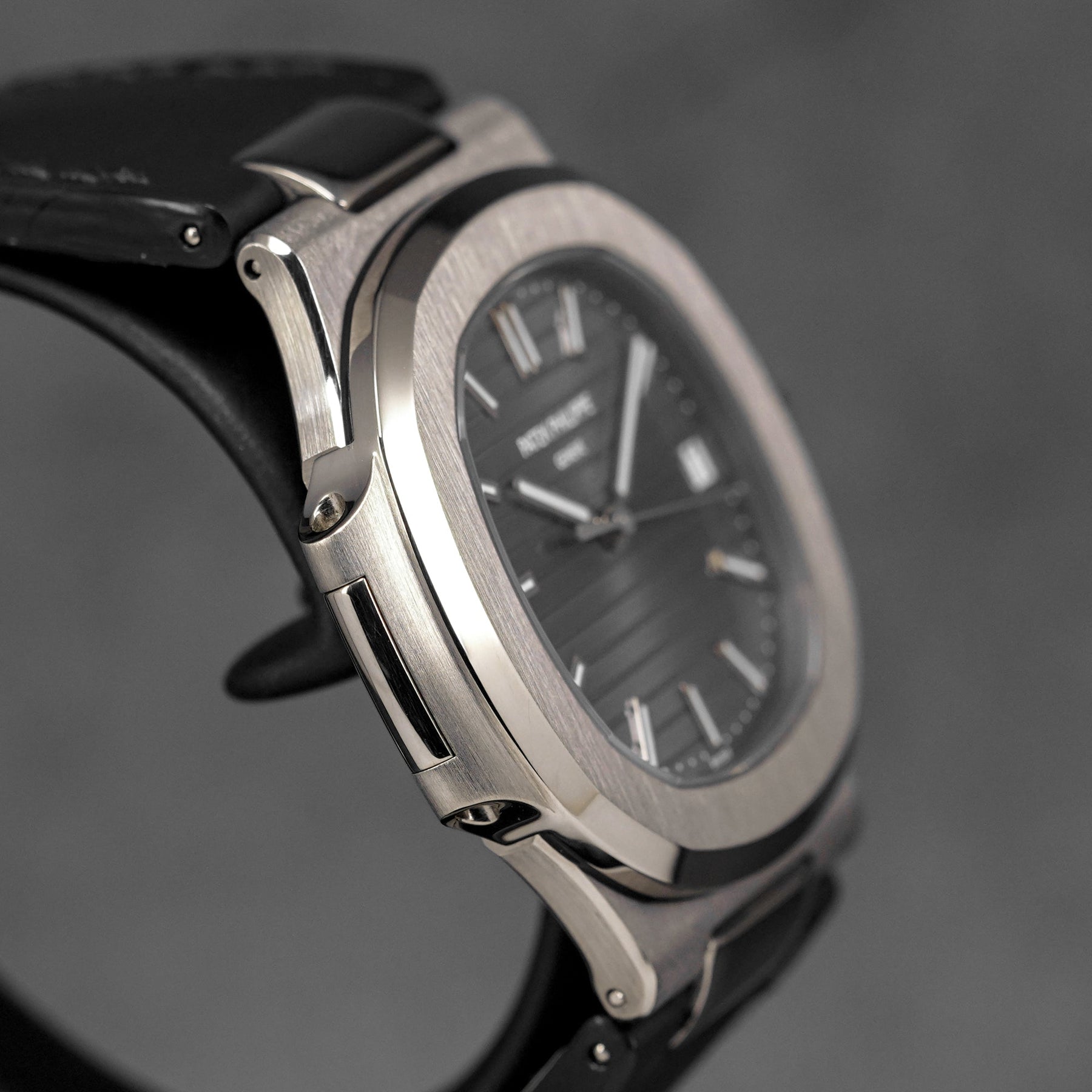 harga patek phlippe nautilus 5711g