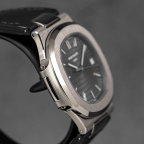 harga patek phlippe nautilus 5711g