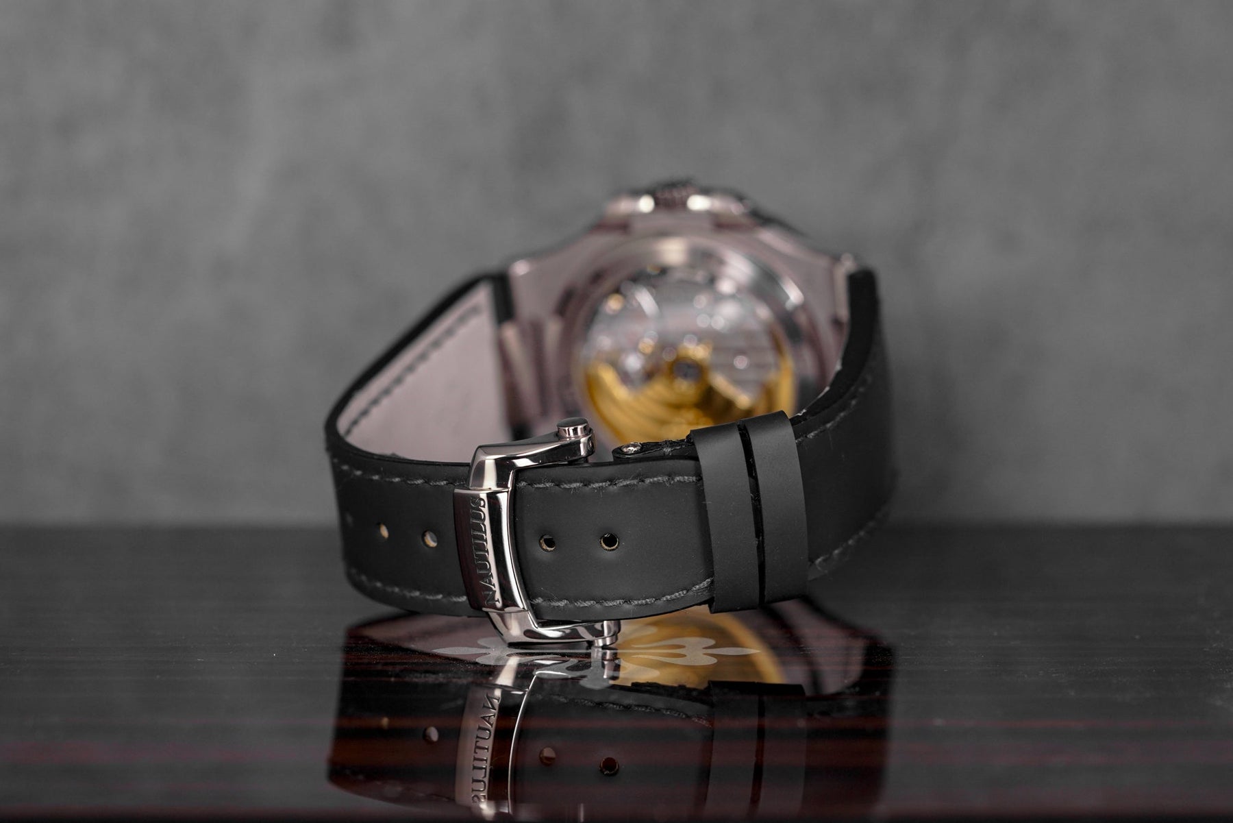 harga patek phlippe nautilus 5711g