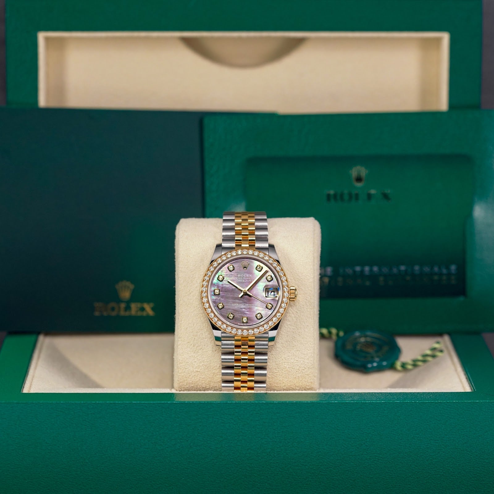 DATEJUST 31MM TWOTONE YELLOWGOLD DIAMOND RING BLACK MOP DIAMOND DIAL (2023)