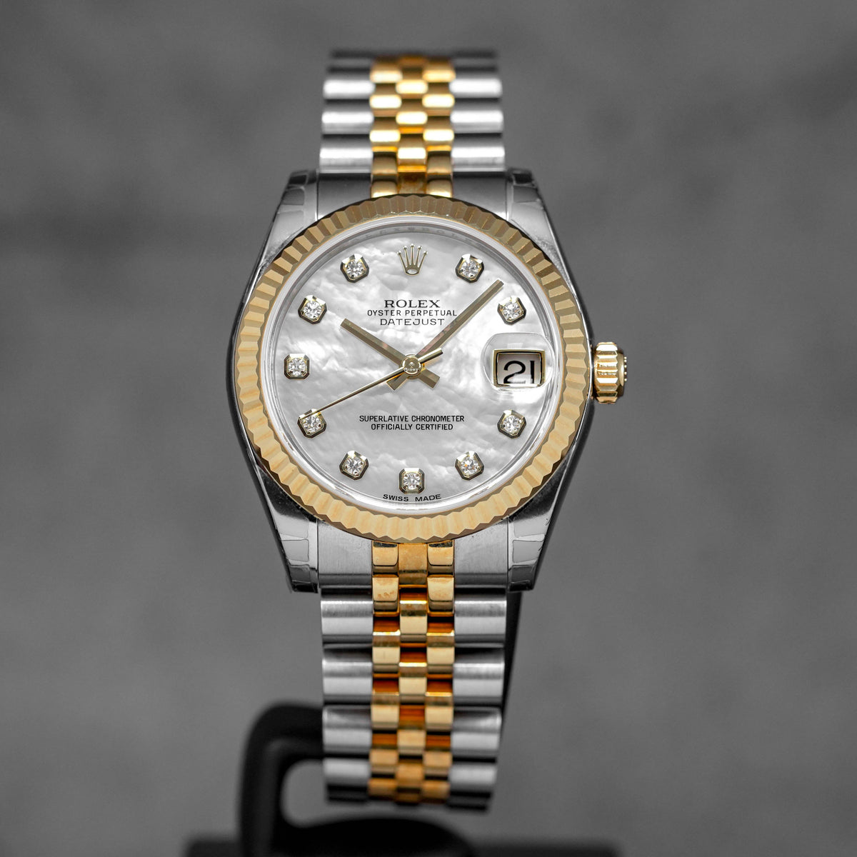 harga rolex datejust 31 twotone yellowgold mop diamond indonesia