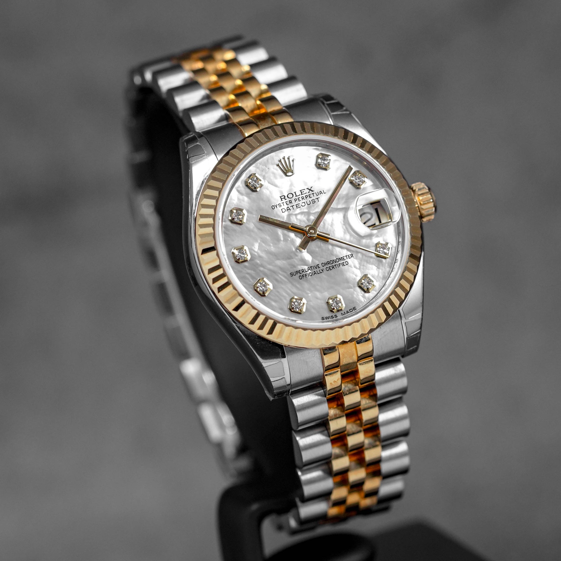 harga rolex datejust 31 twotone yellowgold mop diamond indonesia
