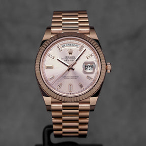 DAYDATE 40MM ROSEGOLD PINK DIAMOND BAGUETTE DIAL (2022)