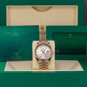 DAYDATE 40MM ROSEGOLD PINK DIAMOND BAGUETTE DIAL (2022)