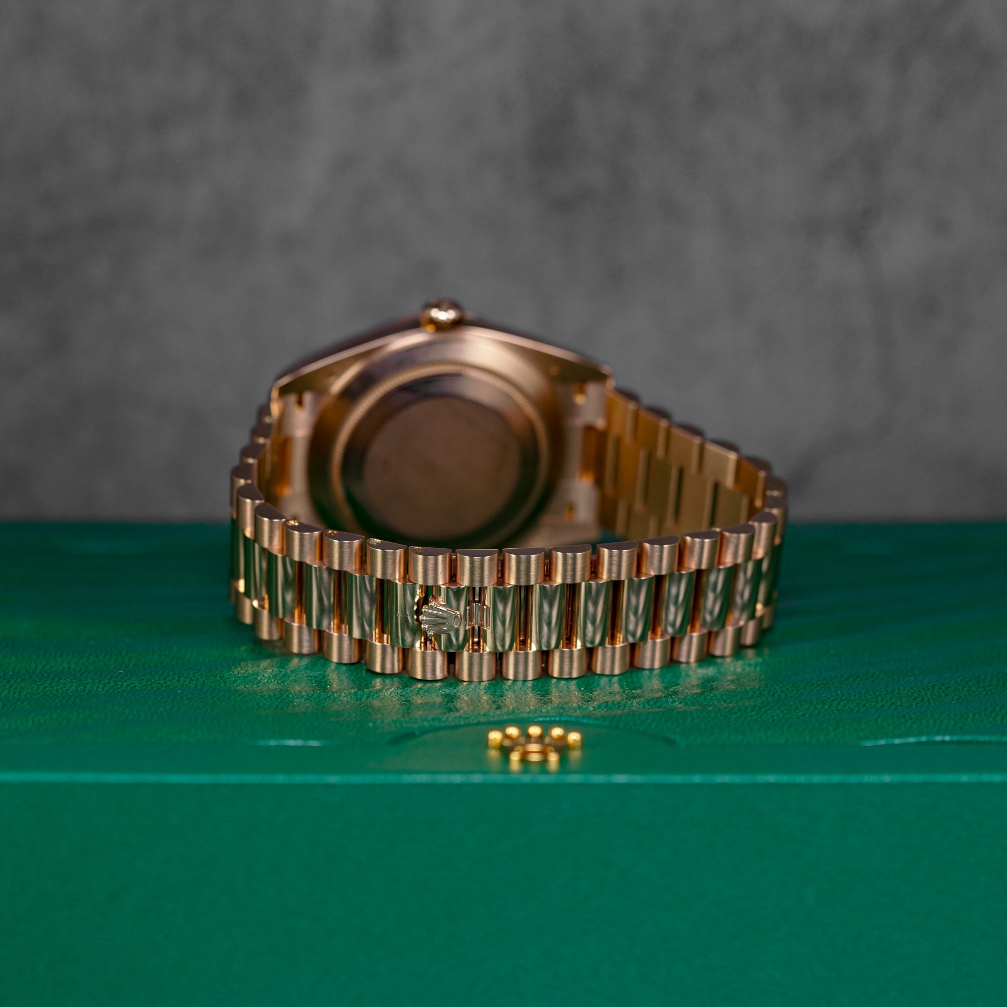 DAYDATE 40MM ROSEGOLD PINK DIAMOND BAGUETTE DIAL (2022)