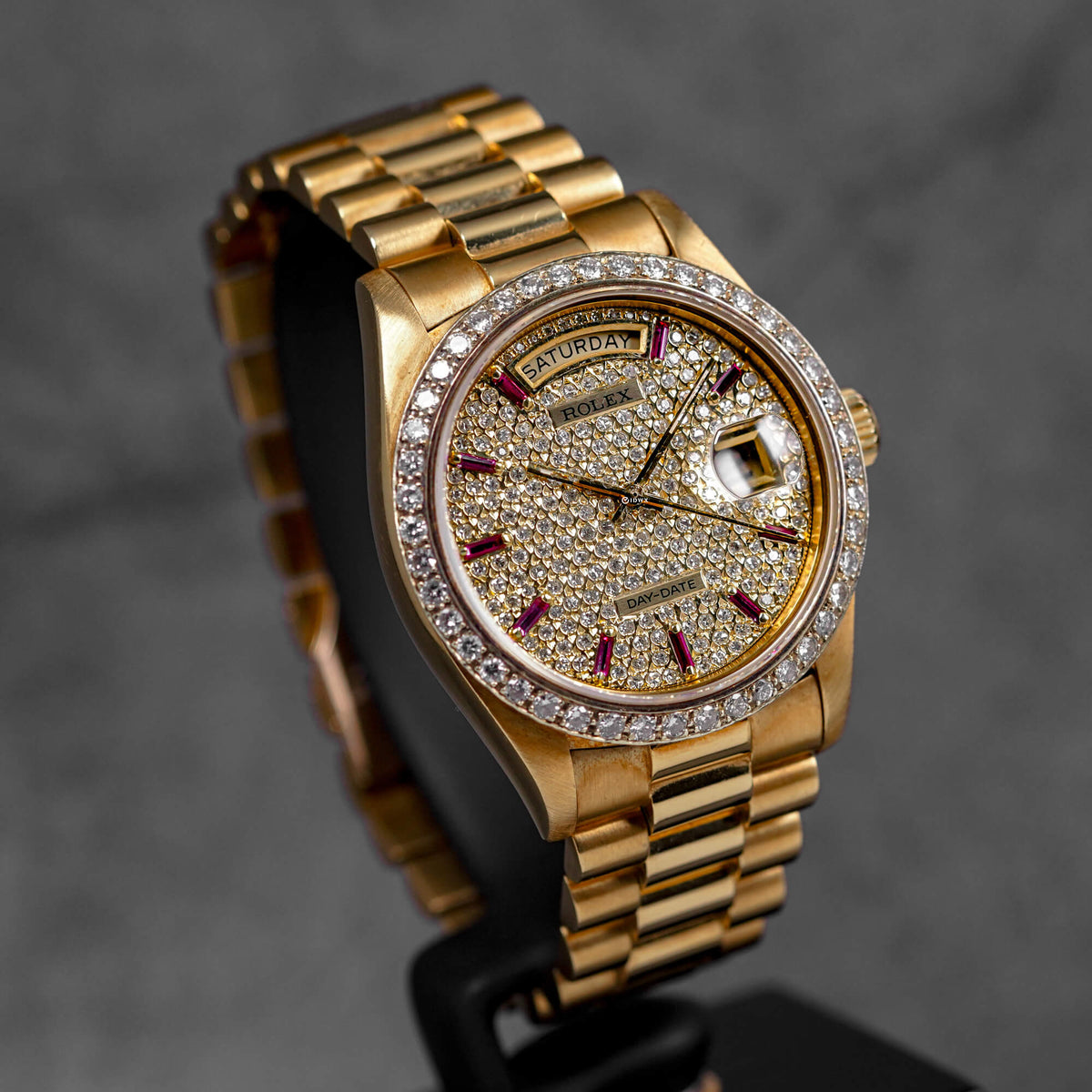 DAYDATE 36MM 18038 YELLOWGOLD CUSTOM DIAMOND & RUBY DIAL DIAMOND BEZEL (WATCH & BOX)