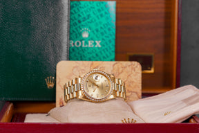 DAYDATE 36MM 18348 YELLOWGOLD CHAMPAGNE DIAMOND DIAL DIAMOND BEZEL (WATCH & BOX)