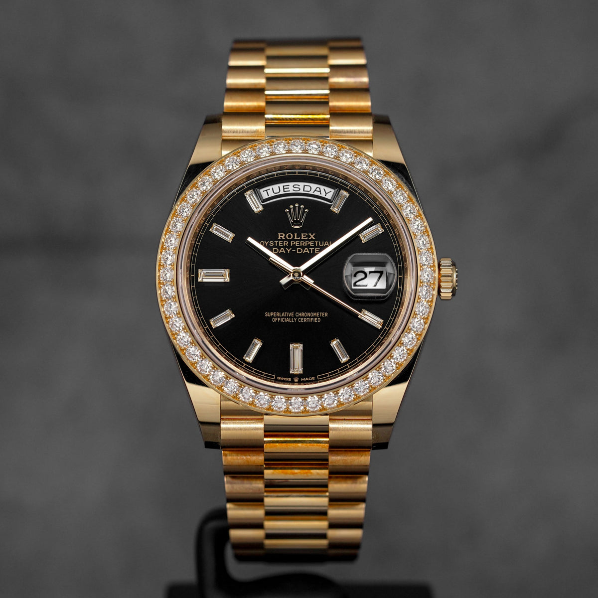 DAYDATE 40MM YELLOWGOLD BLACK DIAMOND BAGUETTE DIAL DIAMOND BEZEL (2021)