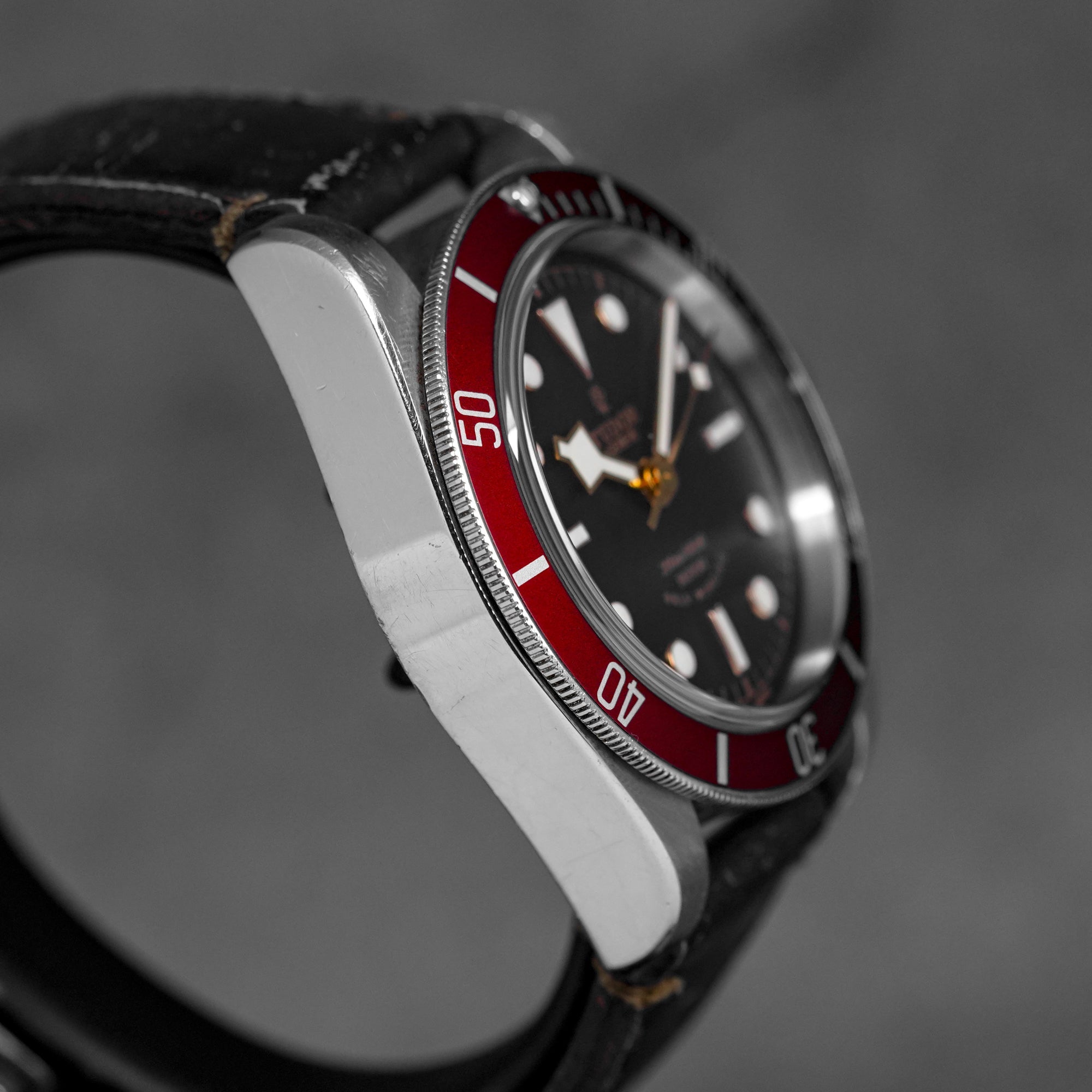 HERITAGE BLACK BAY 41 RED LEATHER STRAP (2013)
