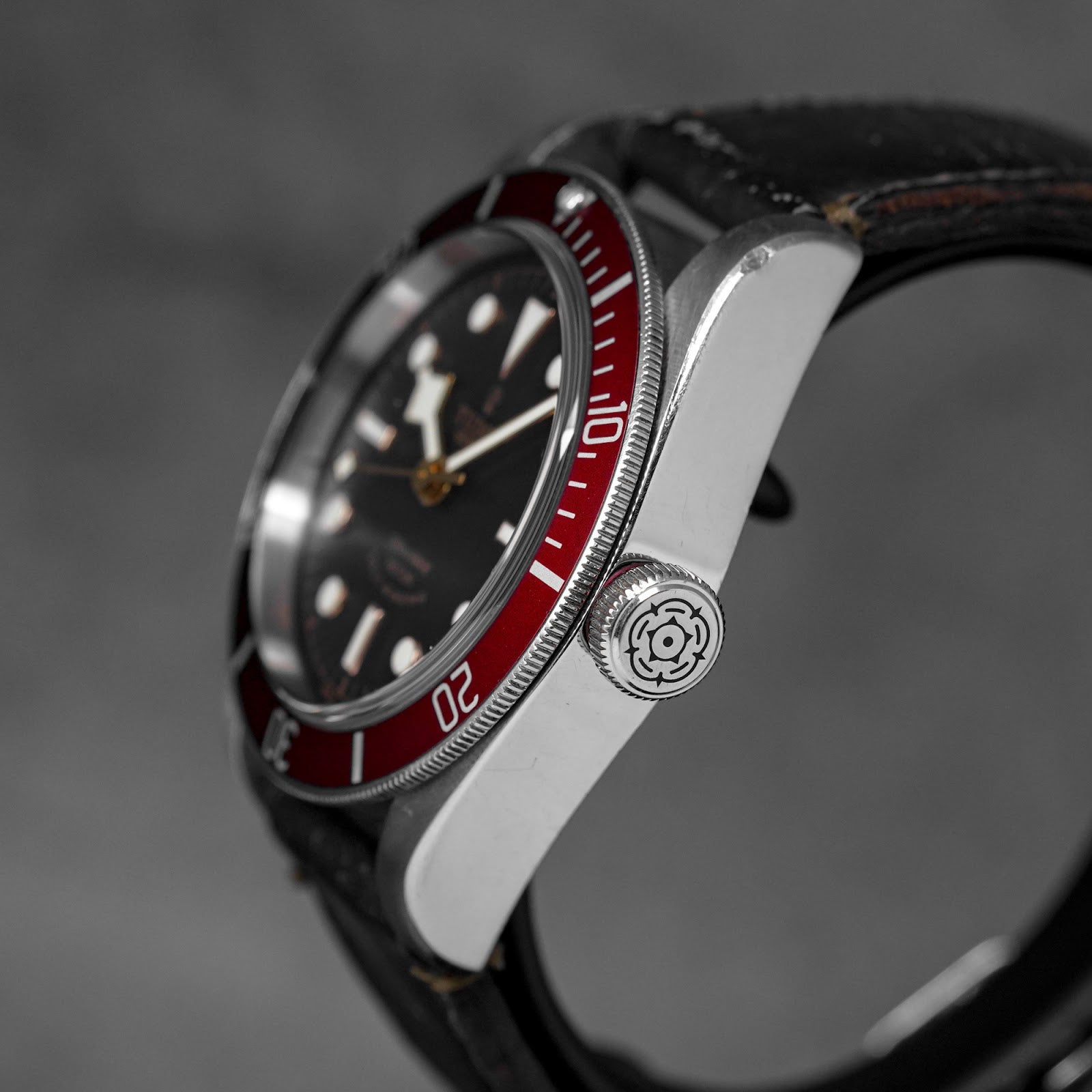 HERITAGE BLACK BAY 41 RED LEATHER STRAP (2013)