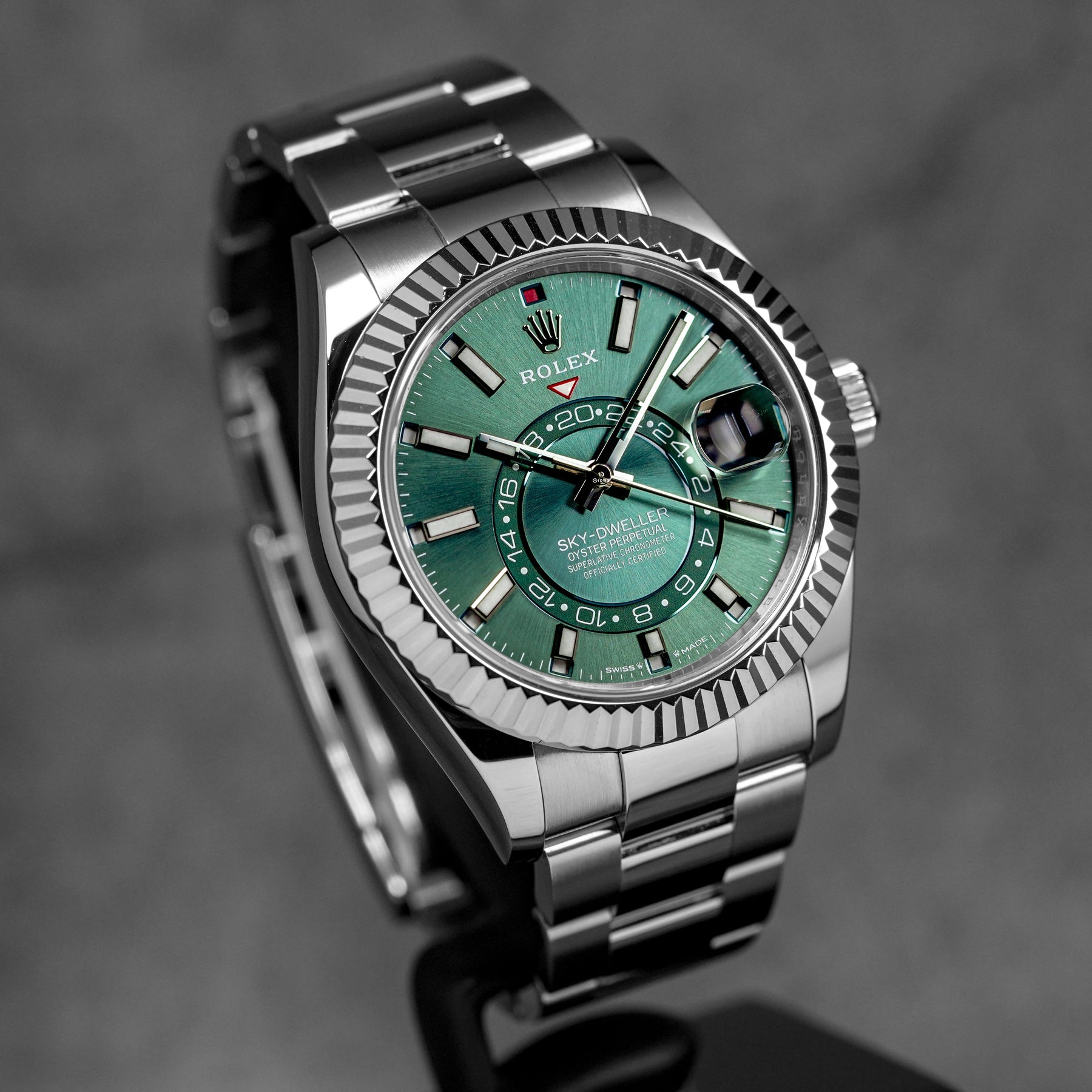 harga rolex sky dweller green oyster indonesia