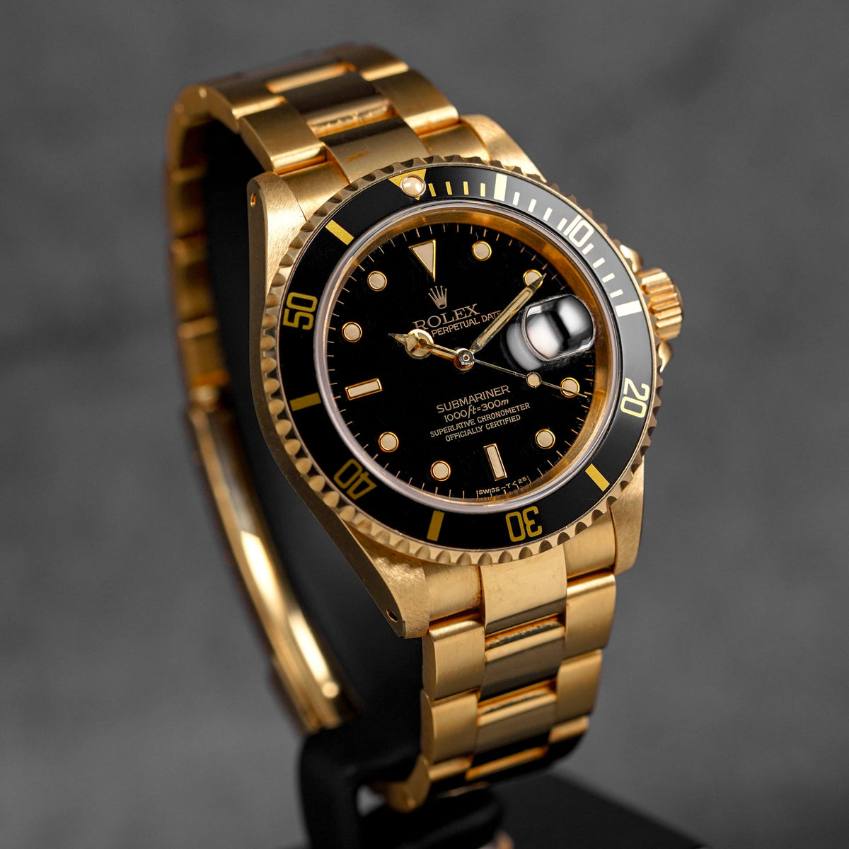 SUBMARINER DATE 40MM YELLOWGOLD BLACK DIAL (1995)